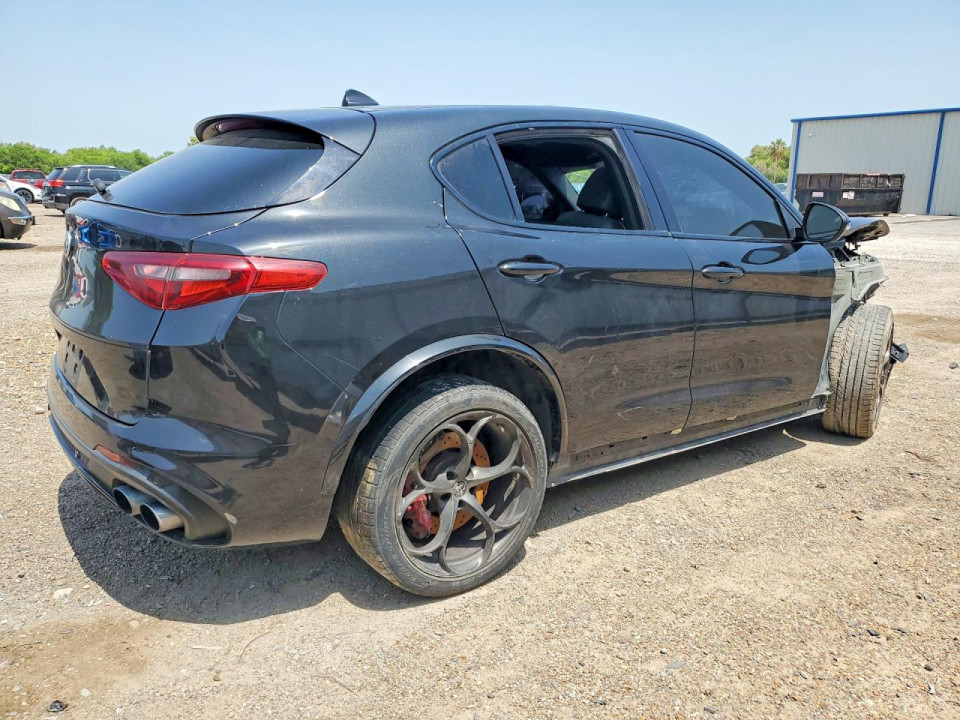 Alfa Romeo STELVIO 2018 — Copart