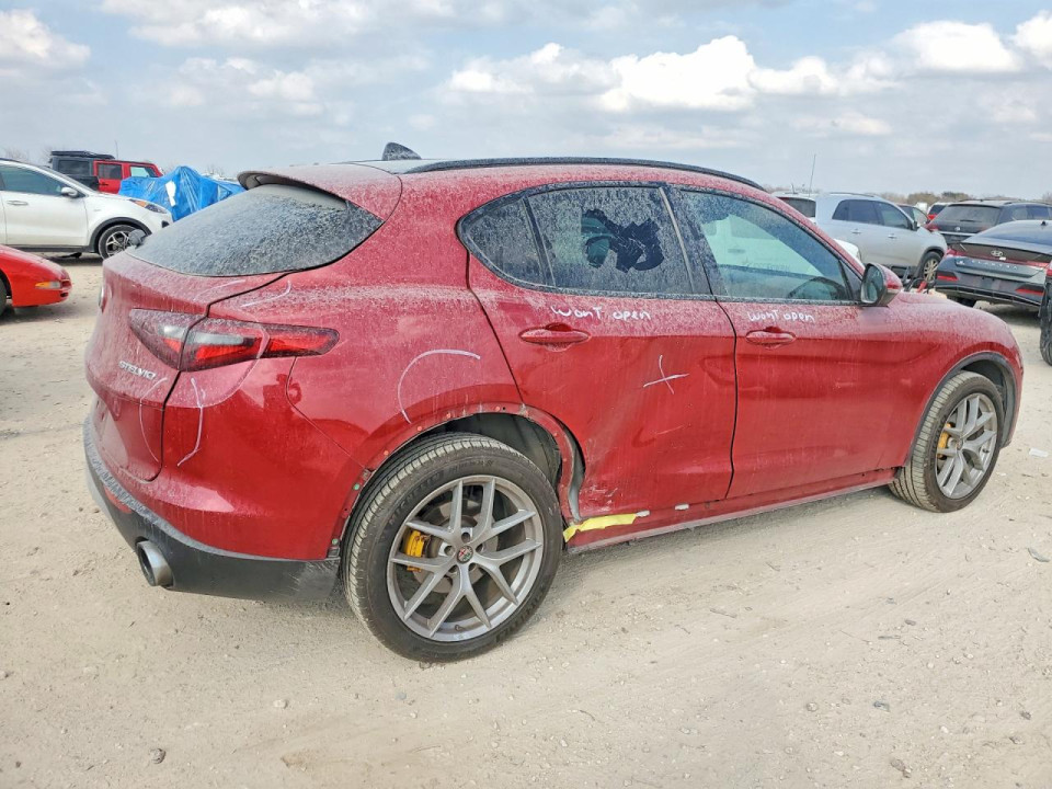 Alfa Romeo STELVIO 2018 — Copart
