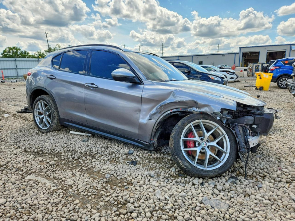 Alfa Romeo STELVIO 2018 — Copart