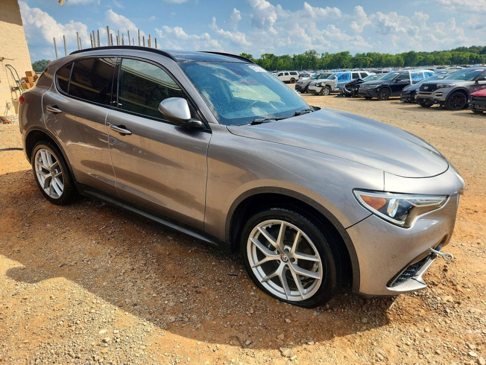 Alfa Romeo STELVIO 2018 — Copart