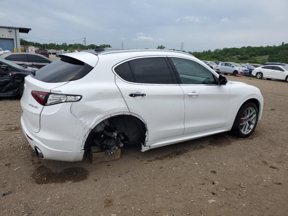 Alfa Romeo STELVIO 2021 — Copart