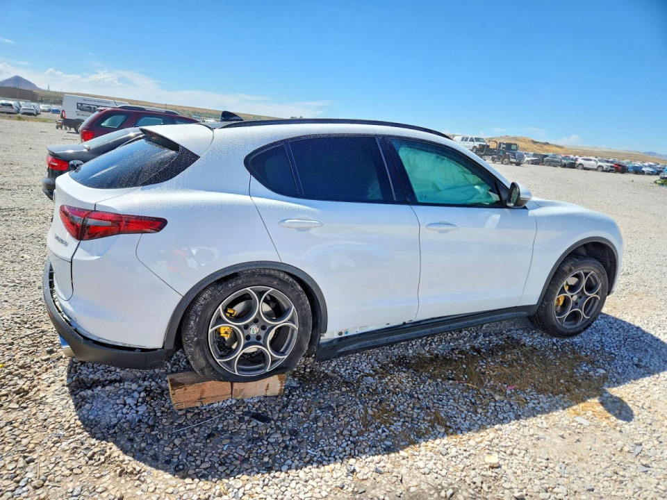 Alfa Romeo STELVIO 2018 — Copart
