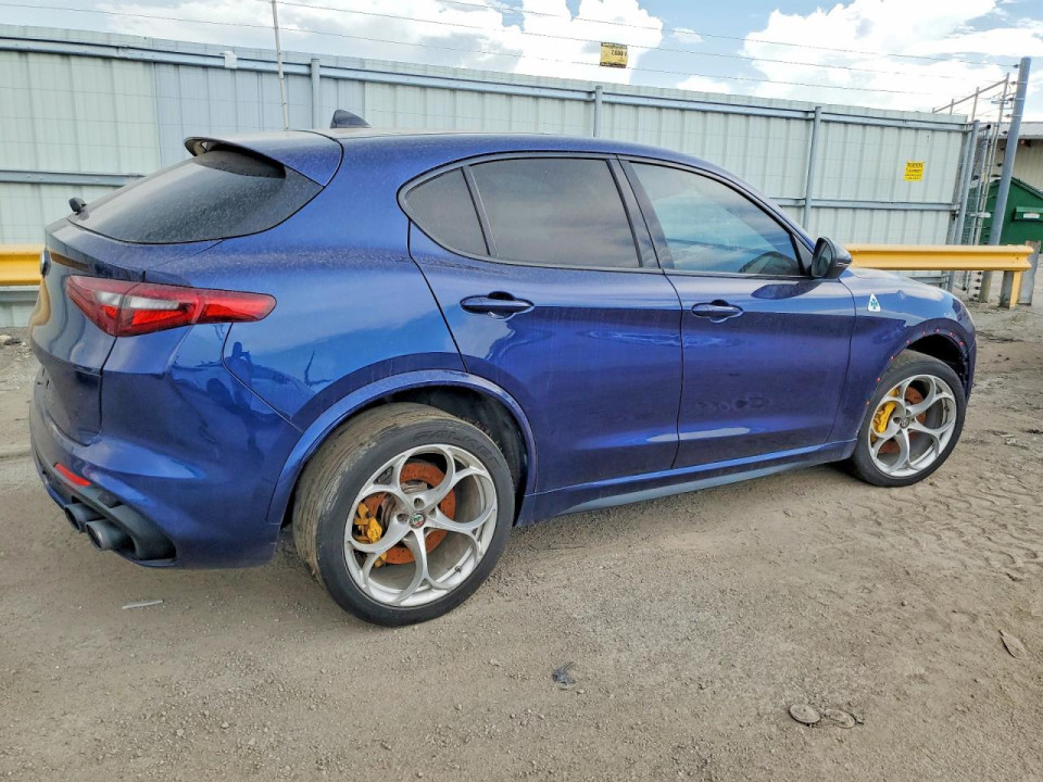 Alfa Romeo STELVIO 2018 — Copart