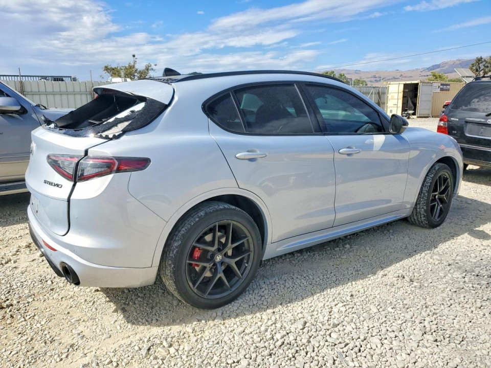 Alfa Romeo STELVIO 2021 — Copart