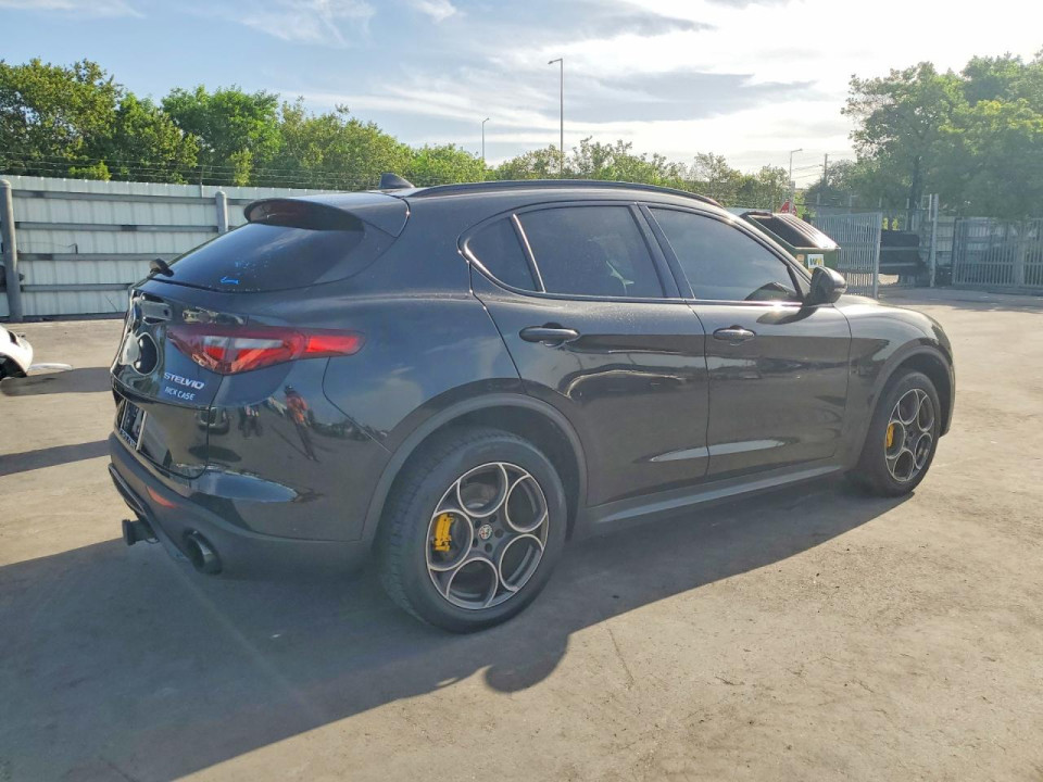 Alfa Romeo STELVIO 2018 — Copart