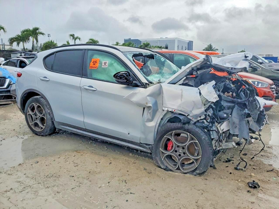 Alfa Romeo STELVIO 2022 — Copart
