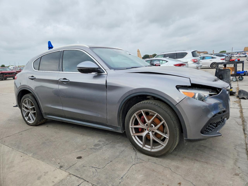 Alfa Romeo STELVIO 2018 — Copart