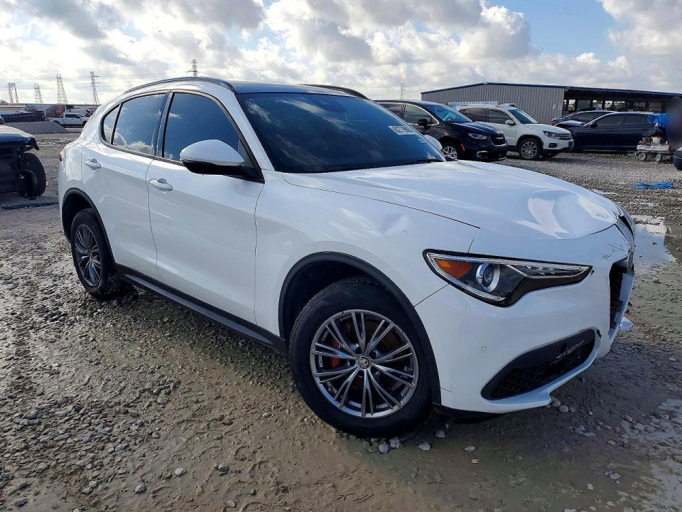 Alfa Romeo STELVIO 2022 — Copart