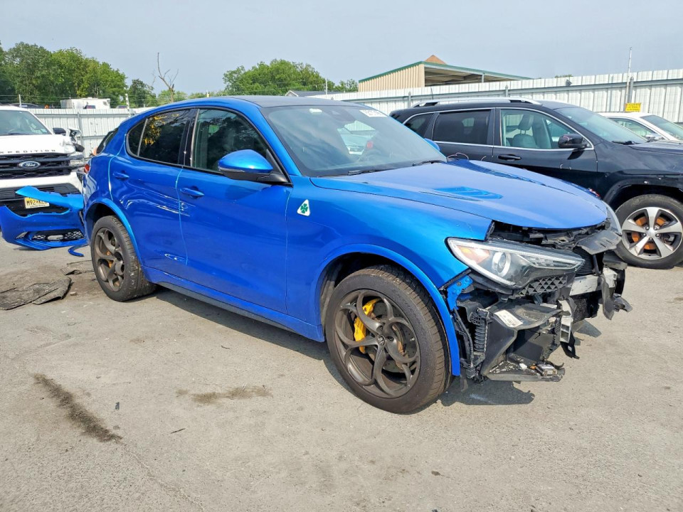 Alfa Romeo STELVIO 2018 — Copart