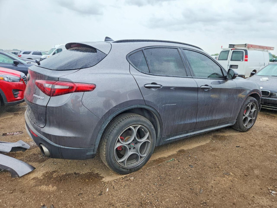 Alfa Romeo STELVIO 2018 — Copart