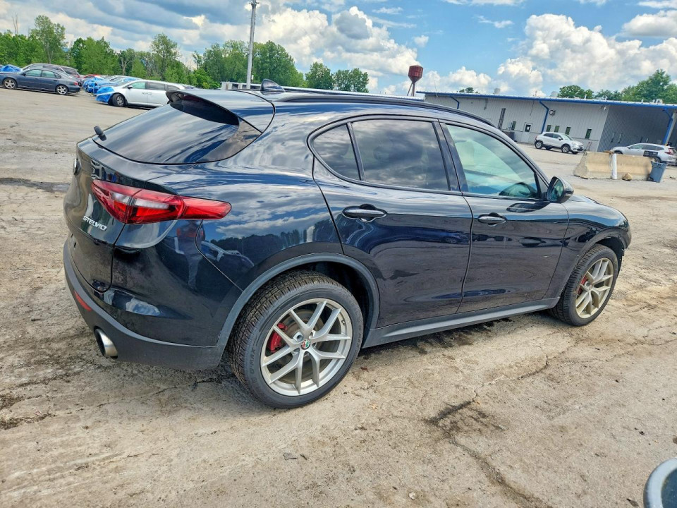 Alfa Romeo STELVIO 2018 — Copart