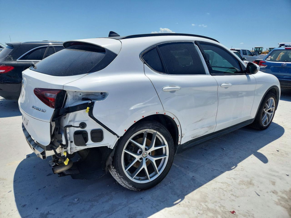 Alfa Romeo STELVIO 2018 — Copart