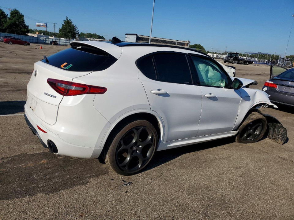 Alfa Romeo STELVIO 2023 — Copart