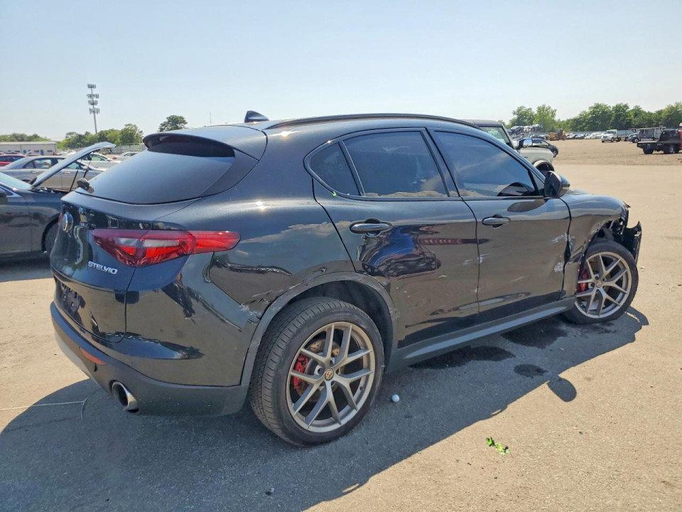 Alfa Romeo STELVIO 2018 — Copart