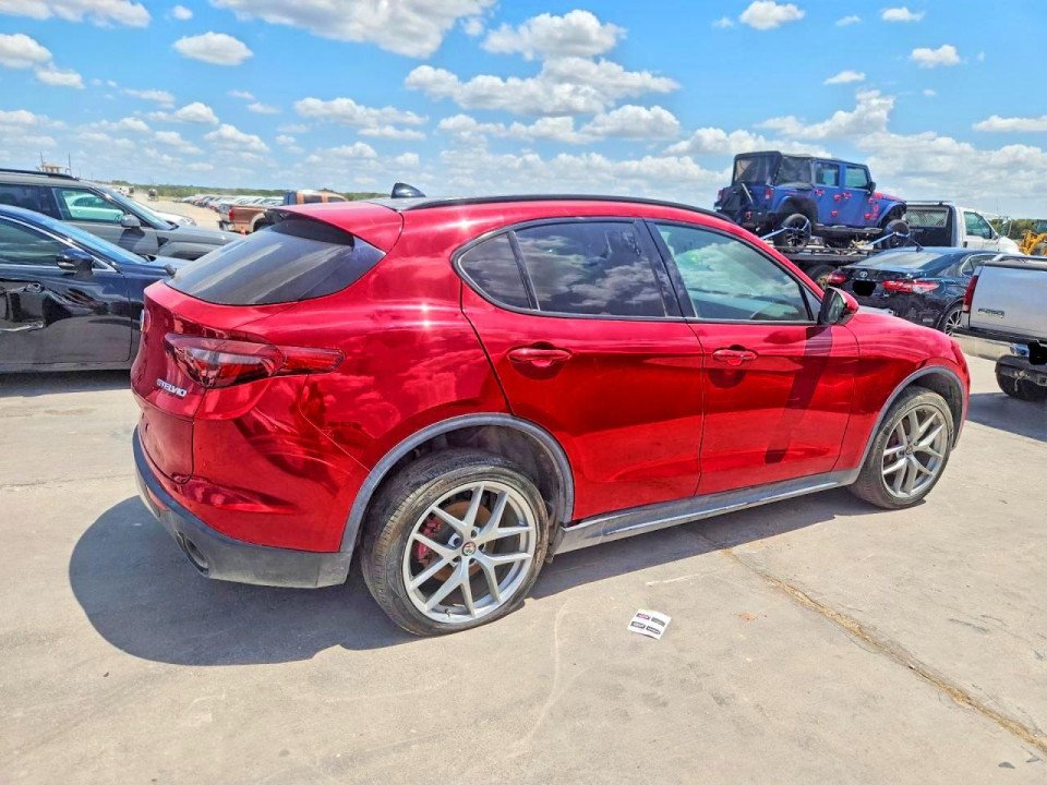 Alfa Romeo STELVIO 2018 — Copart