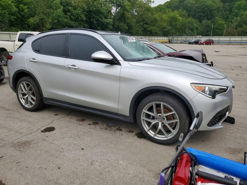 Alfa Romeo STELVIO 2018 — Copart