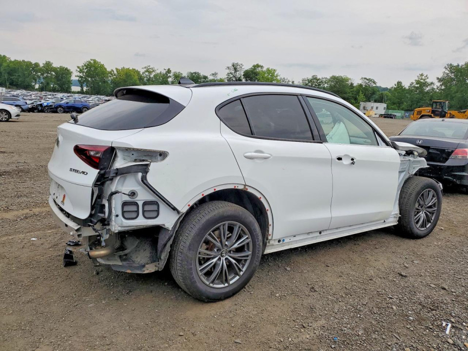 Alfa Romeo STELVIO 2023 — Copart