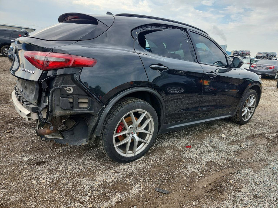Alfa Romeo STELVIO 2018 — Copart