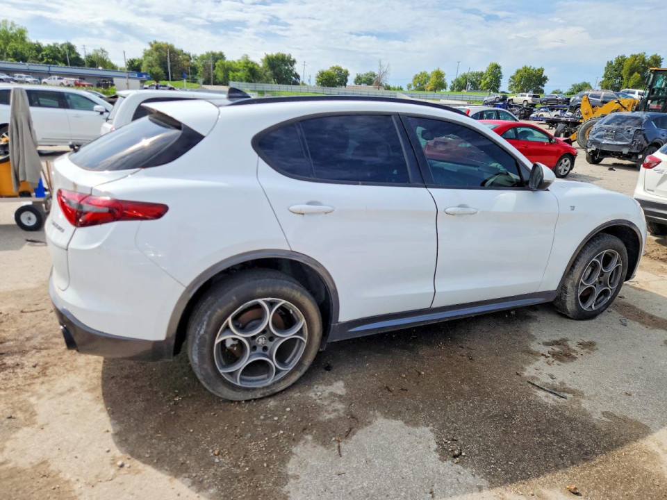 Alfa Romeo STELVIO 2022 — Copart