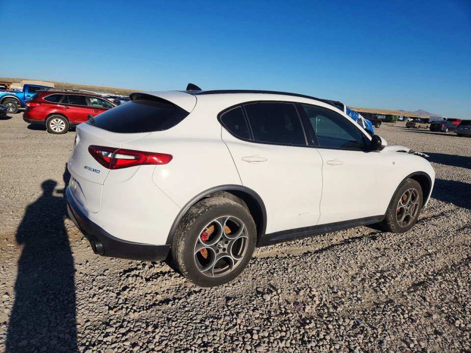 Alfa Romeo STELVIO 2022 — Copart