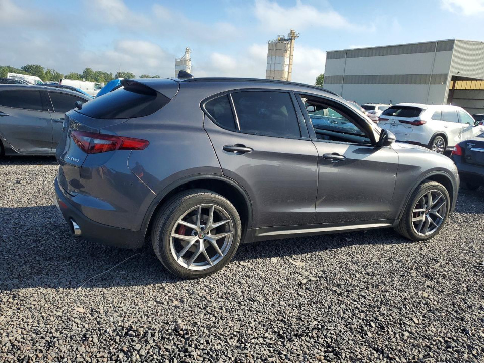 Alfa Romeo STELVIO 2018 — Copart