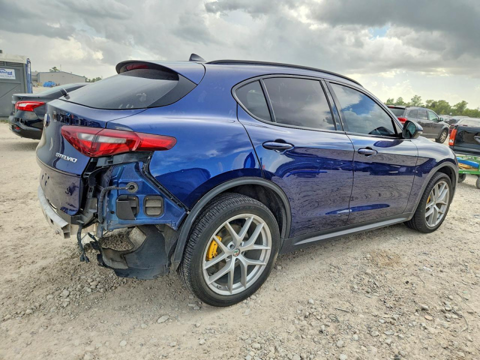 Alfa Romeo STELVIO 2018 — Copart