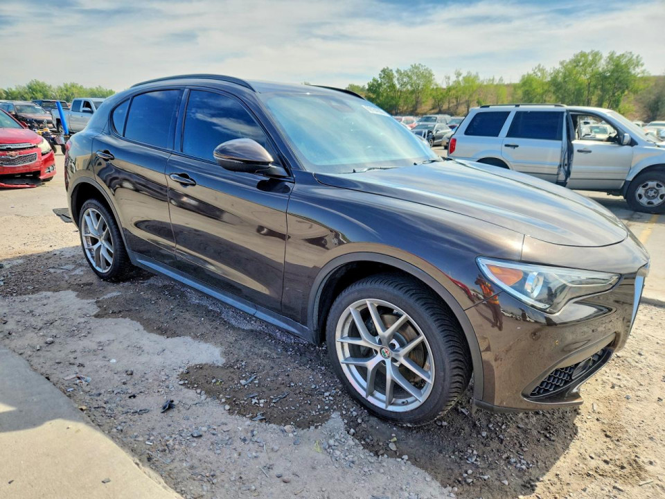 Alfa Romeo STELVIO 2018 — Copart