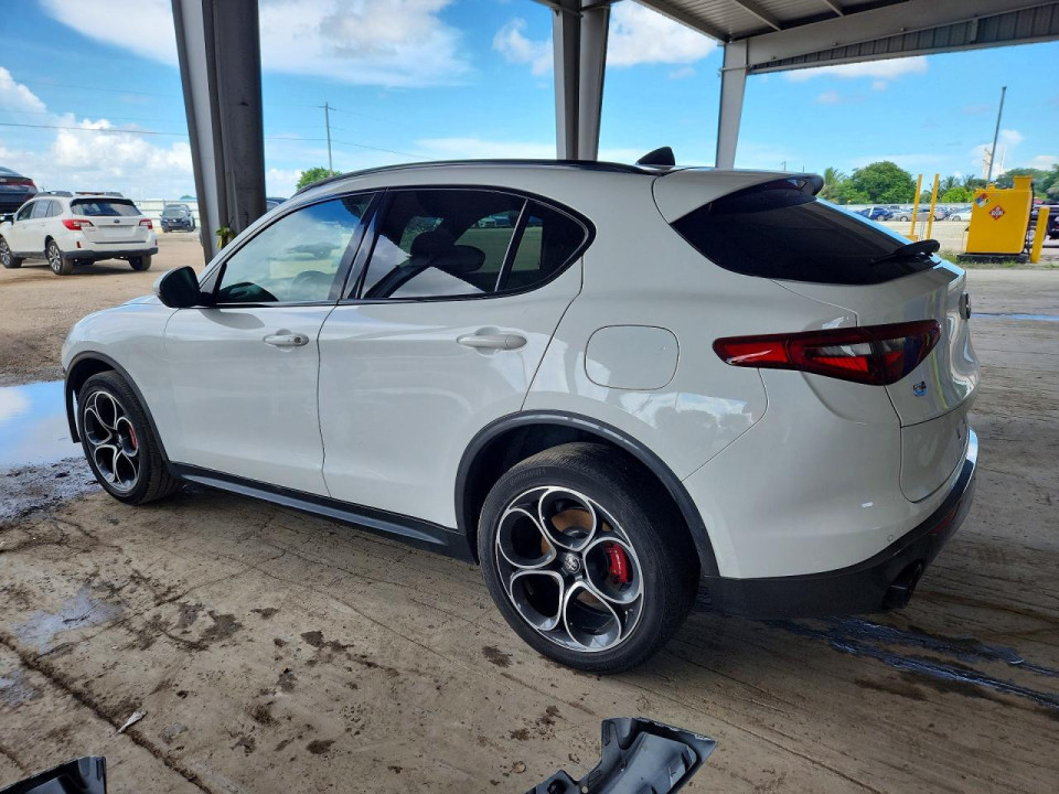 Alfa Romeo STELVIO 2023 — Copart