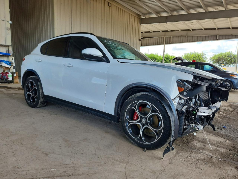 Alfa Romeo STELVIO 2023 — Copart