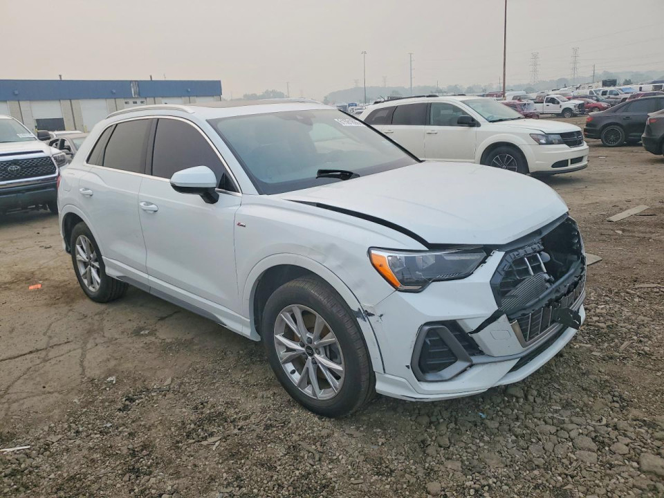 Audi Q3 2021 — Copart