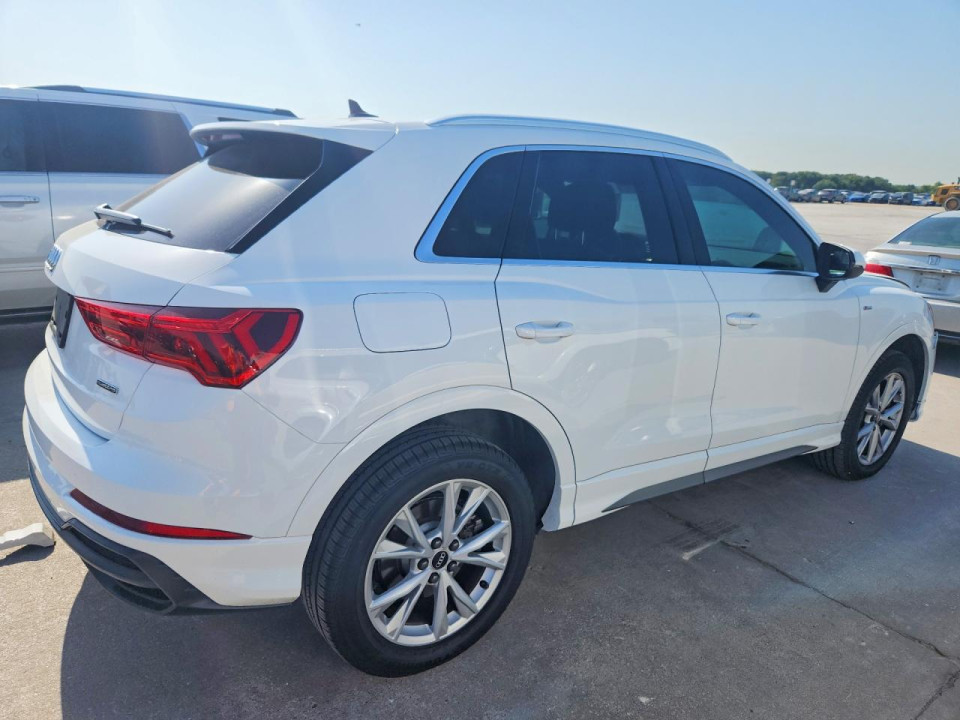 Audi Q3 2021 — Copart