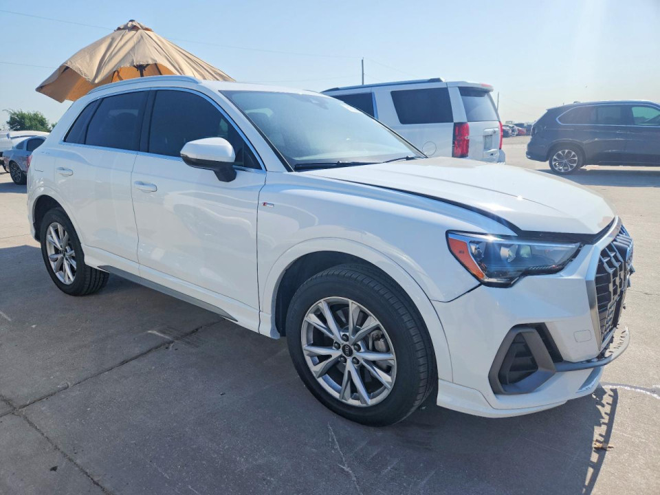 Audi Q3 2021 — Copart
