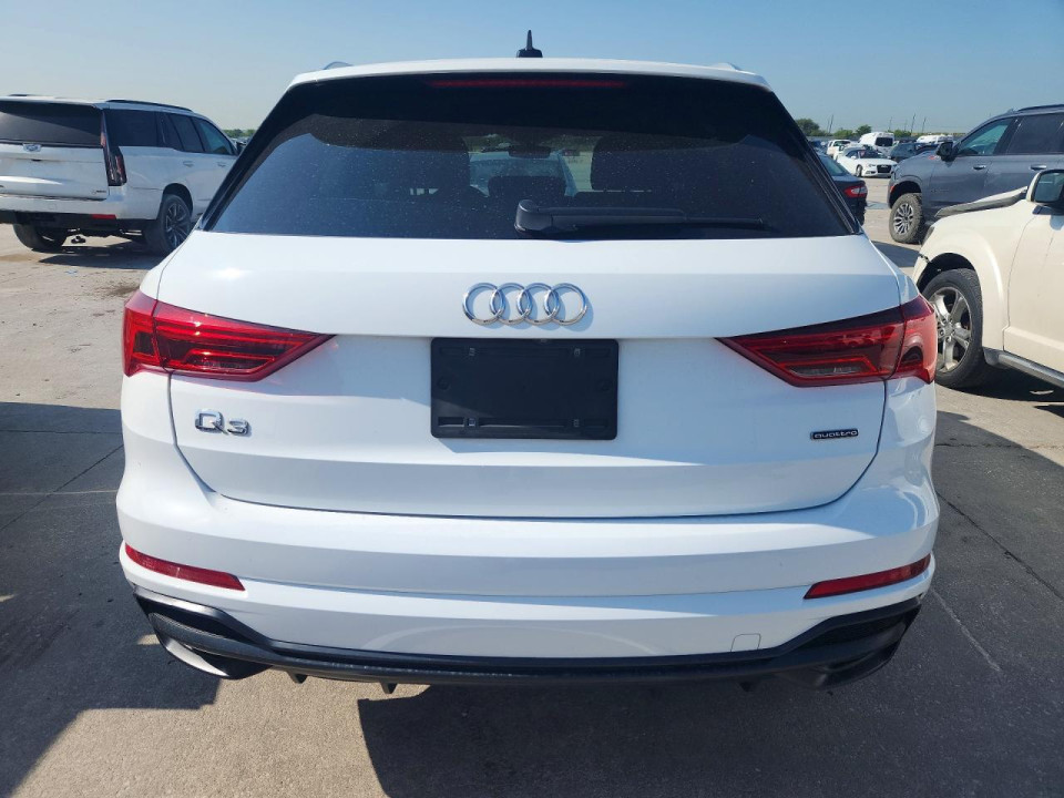 Audi Q3 2021 — Copart
