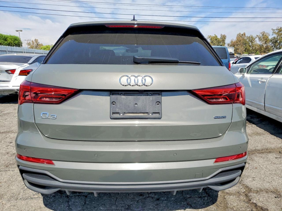 Audi Q3 2023 — Copart