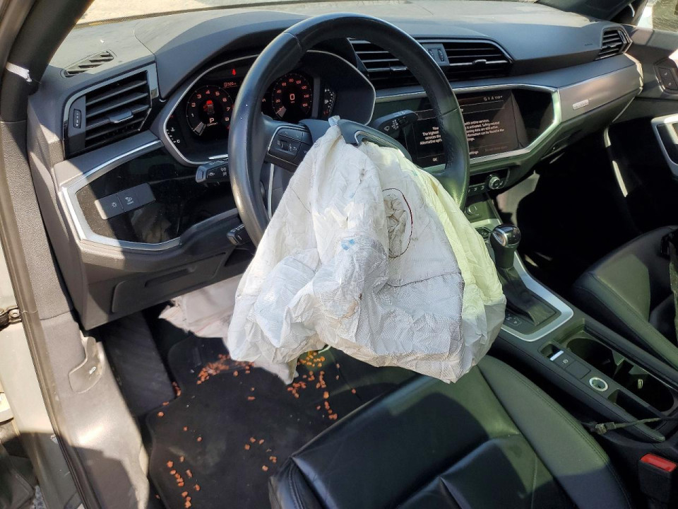 Audi Q3 2023 — Copart
