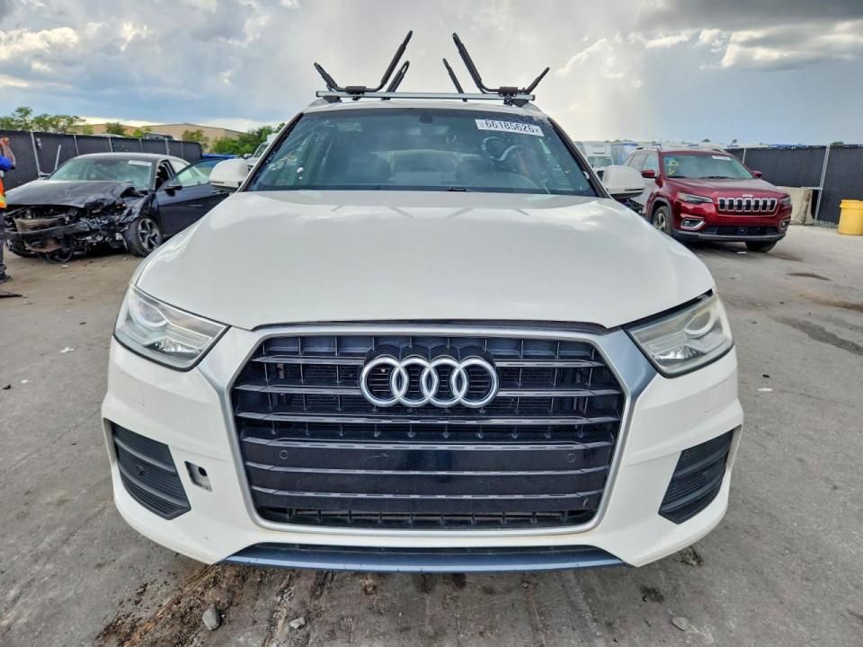 Audi Q3 2017 — Copart