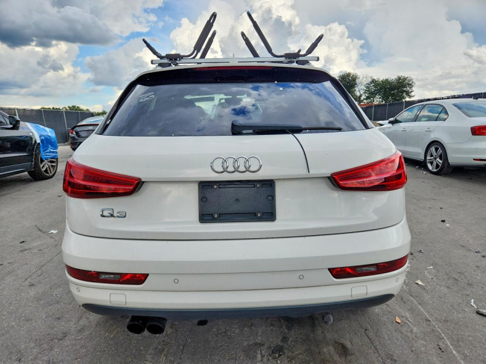 Audi Q3 2017 — Copart