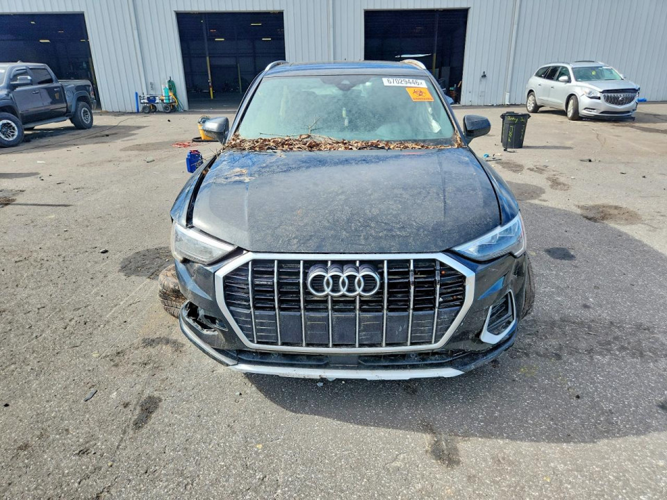 Audi Q3 2021 — Copart