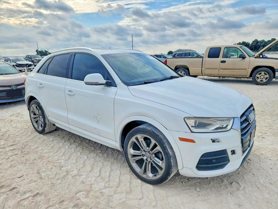 Audi Q3 2017 — Copart