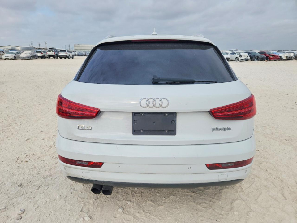 Audi Q3 2017 — Copart