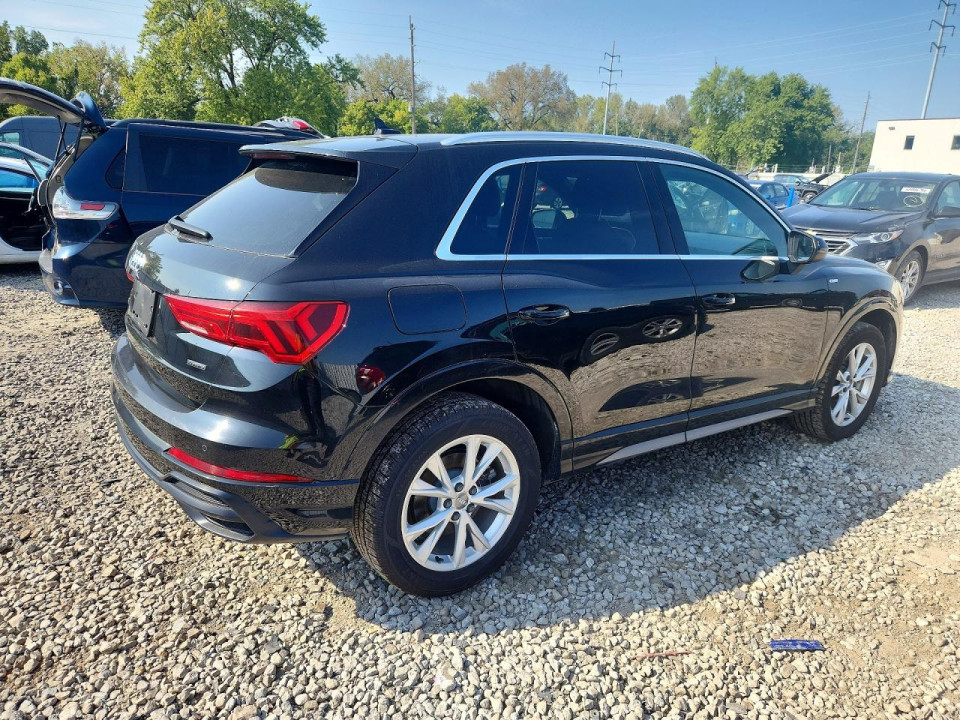 Audi Q3 2021 — Copart