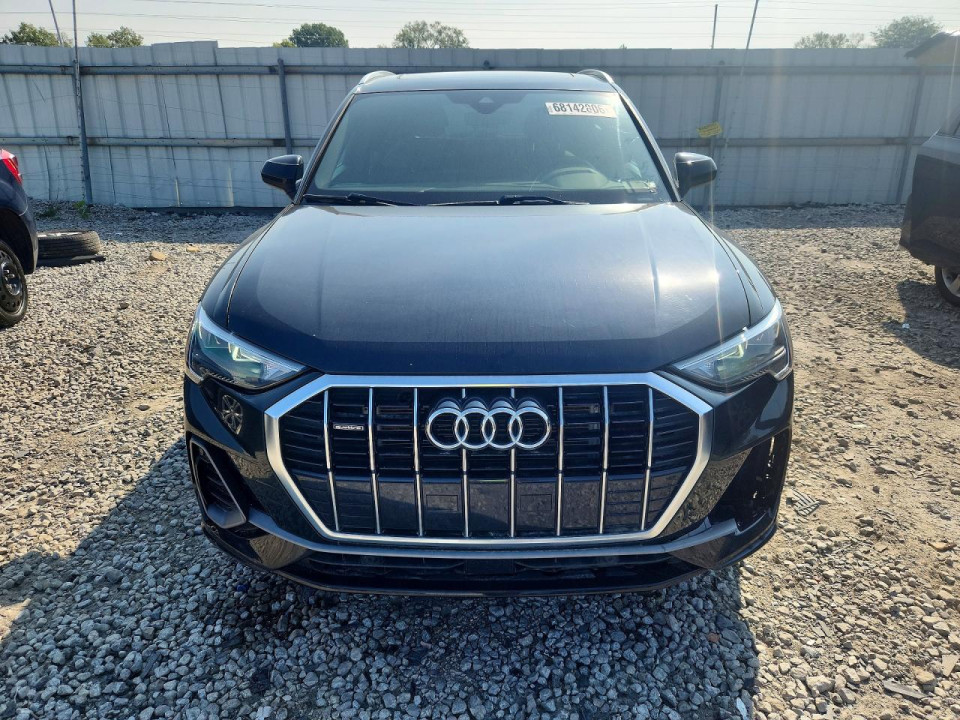 Audi Q3 2021 — Copart