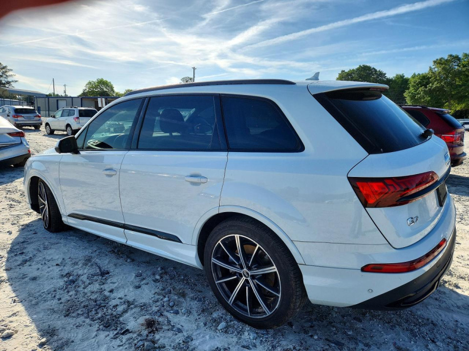Audi Q7 2024 — Copart