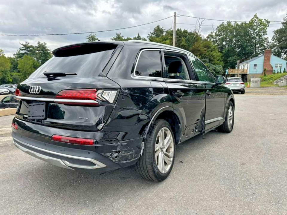 Audi Q7 2024 — Copart