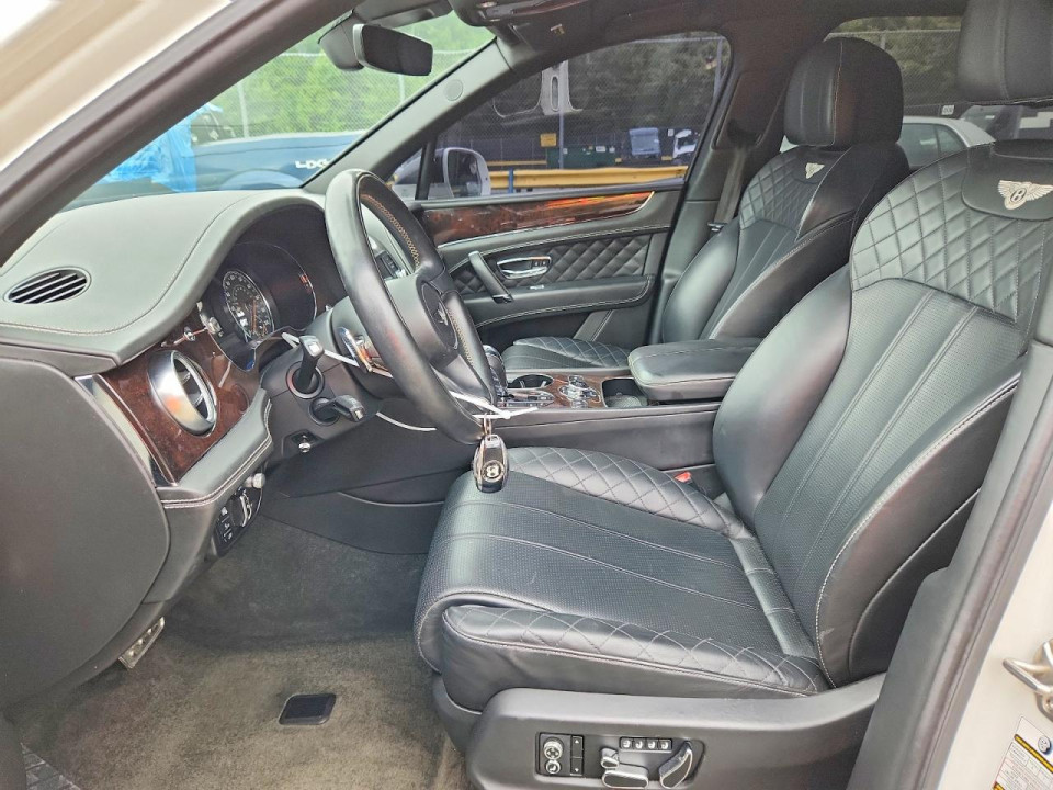 Bentley BENTAYGA 2017 — Copart