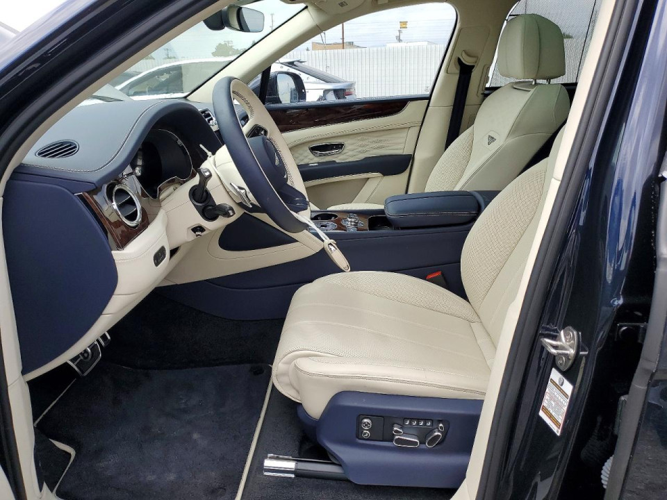 Bentley BENTAYGA 2025 — Copart