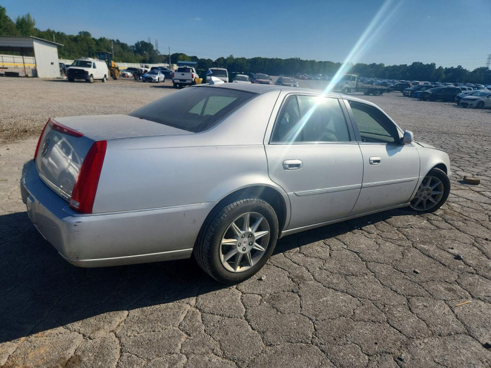 Cadillac DTS 2010 — Copart