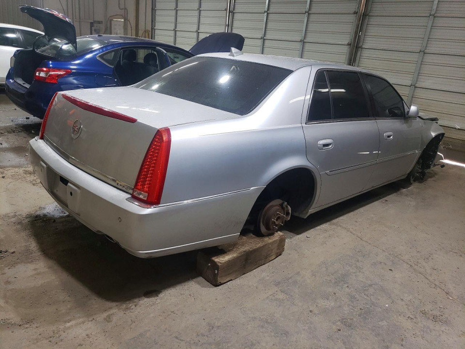 Cadillac DTS 2010 — Copart