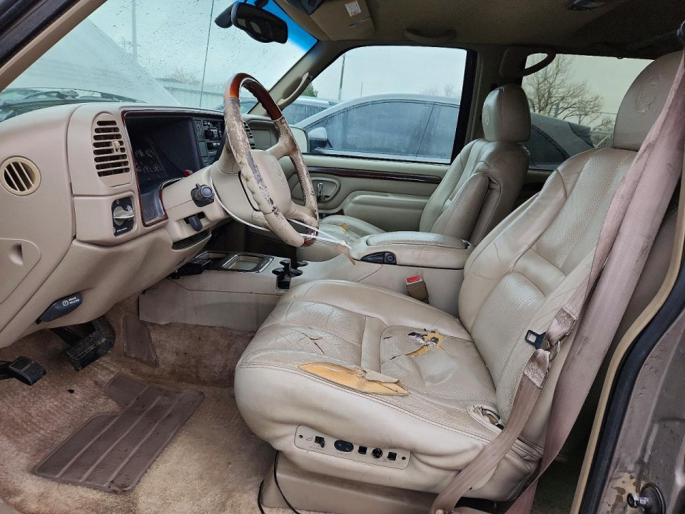Cadillac ESCALADE 2000 — Copart