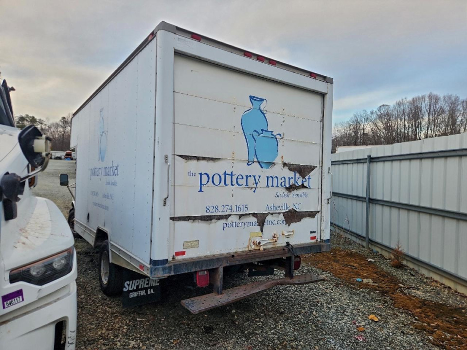 Chevrolet EXPRESS BOX TRUCK 2003 — Copart